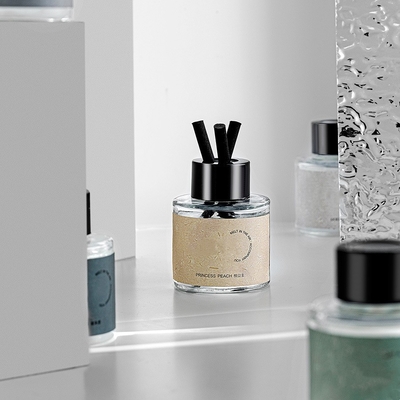 50 ml Aromaterapia Szklana butelka Odświeżacz powietrza Dyfuzor samochodowy z silikonową matą antypoślizgową