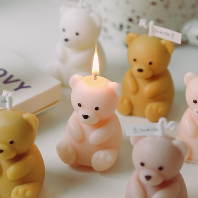 AROMA HOME Kolorowe ręcznie rzeźbione świece zapachowe 3D w kształcie niedźwiedzia na akcesoria do wystroju domu