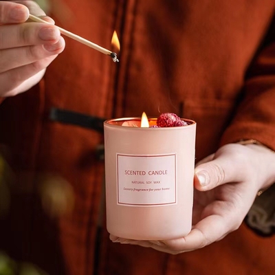 AROMA HOME różowa romantyczna aromaterapia luksusowy suszony kwiat prywatna marka zapachowe świece z wosku sojowego do aranżacji wydarzeń