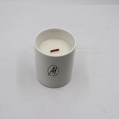 Biała ceramiczna świeca zapachowa Aroma Sensation z drewnianym knotem