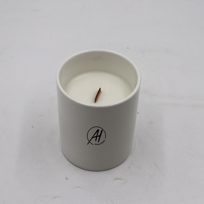 Biała ceramiczna świeca zapachowa Aroma Sensation z drewnianym knotem