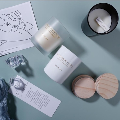 Aroma Home Czarno-biały wosk sojowy Niestandardowa świeca zapachowa z cyny z drewnianą pokrywką